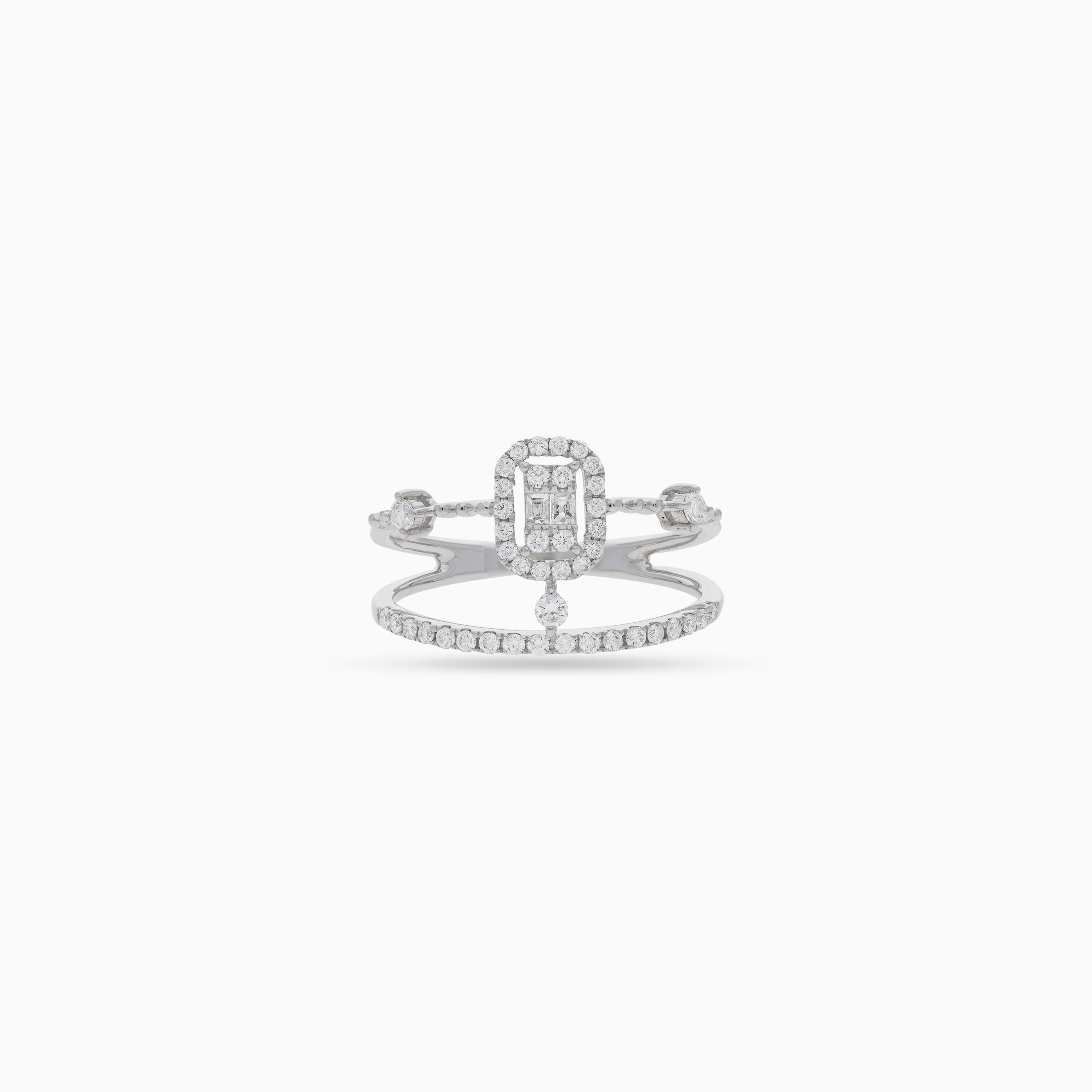 18K WHITE GOLD RING WITH NATURAL DIAMOND STONES