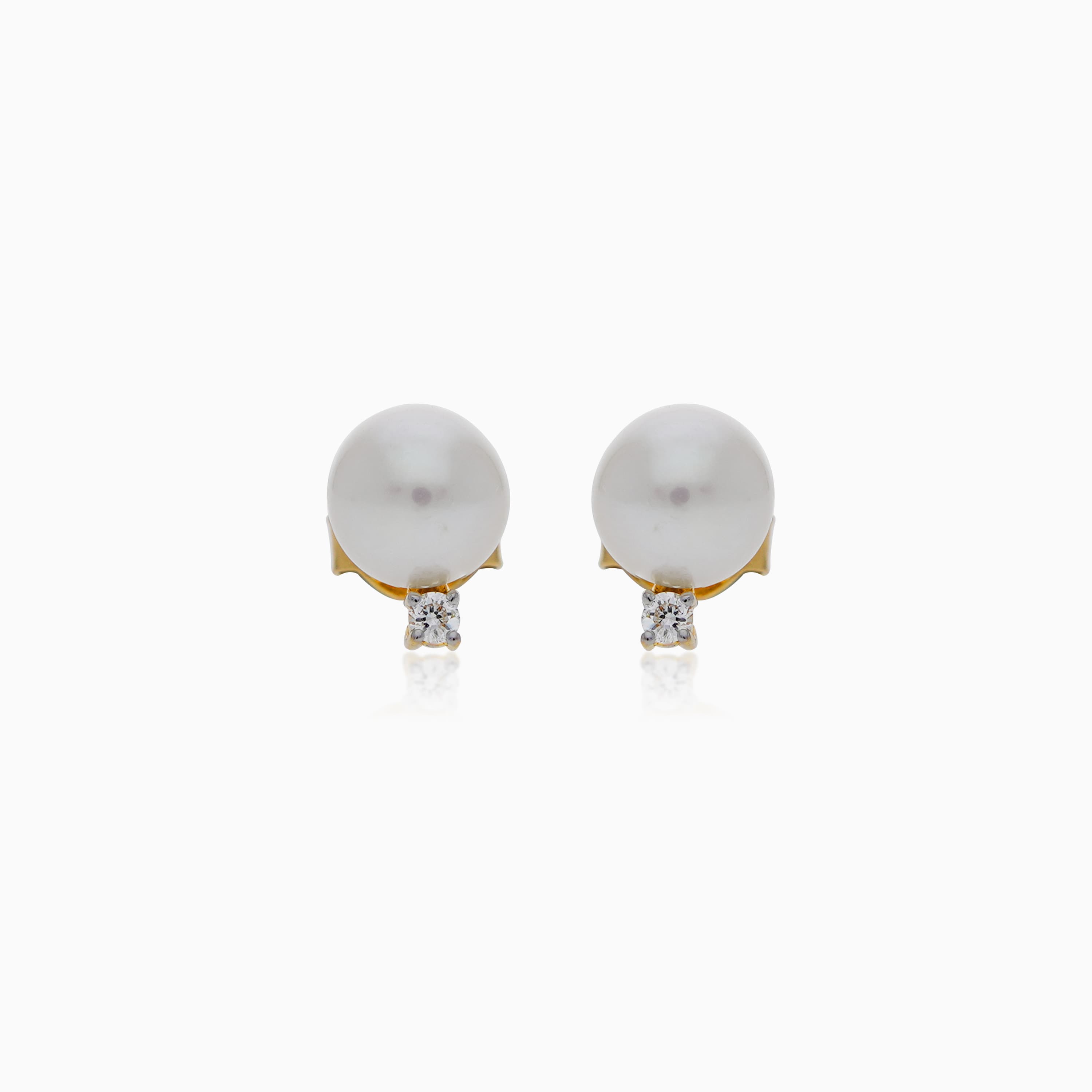 18K YELLOW GOLD PEARL EARRING WITH NATURAL DIAMOND